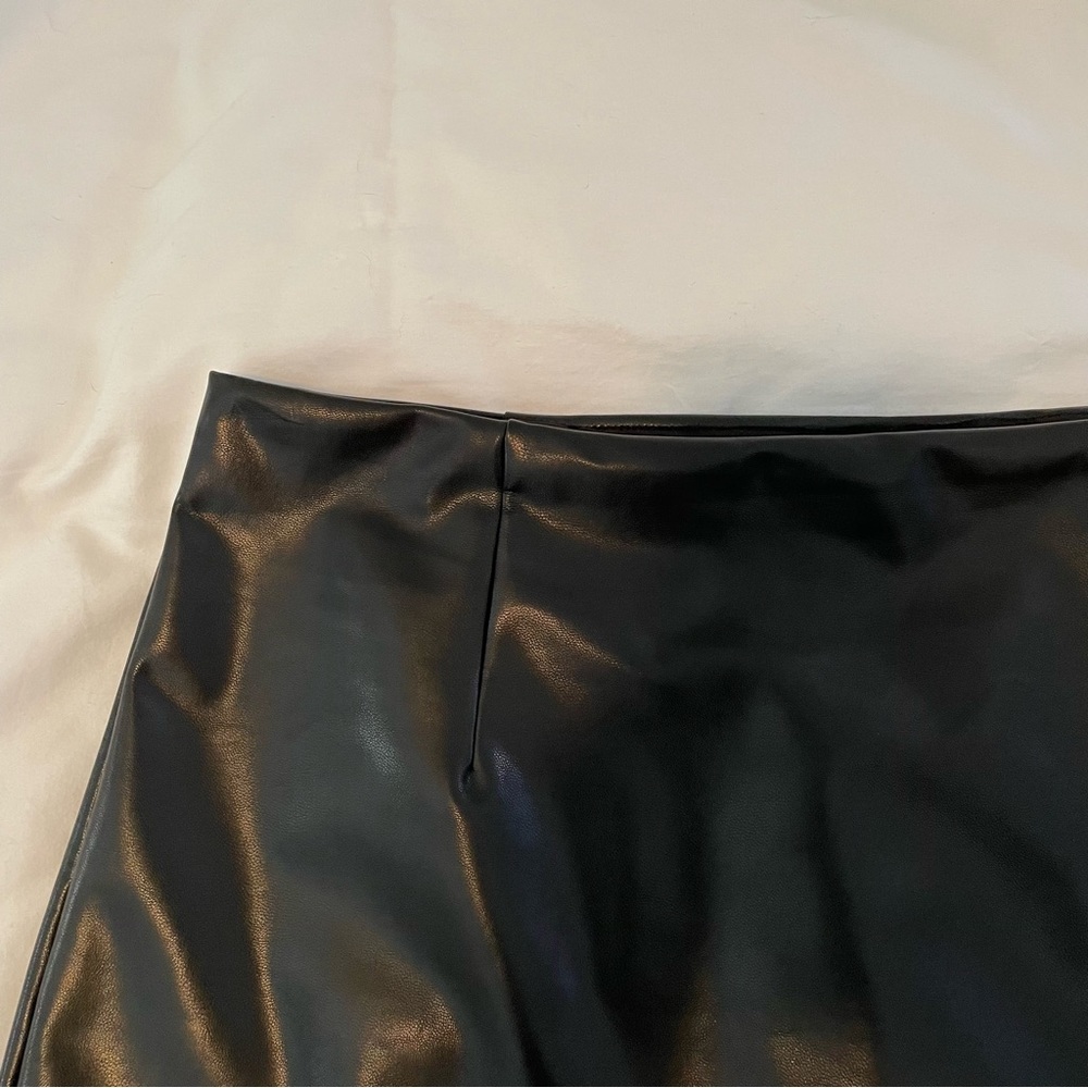 Abercrombie & Fitch Black Faux Leather Skort L - Picture 6 of 9